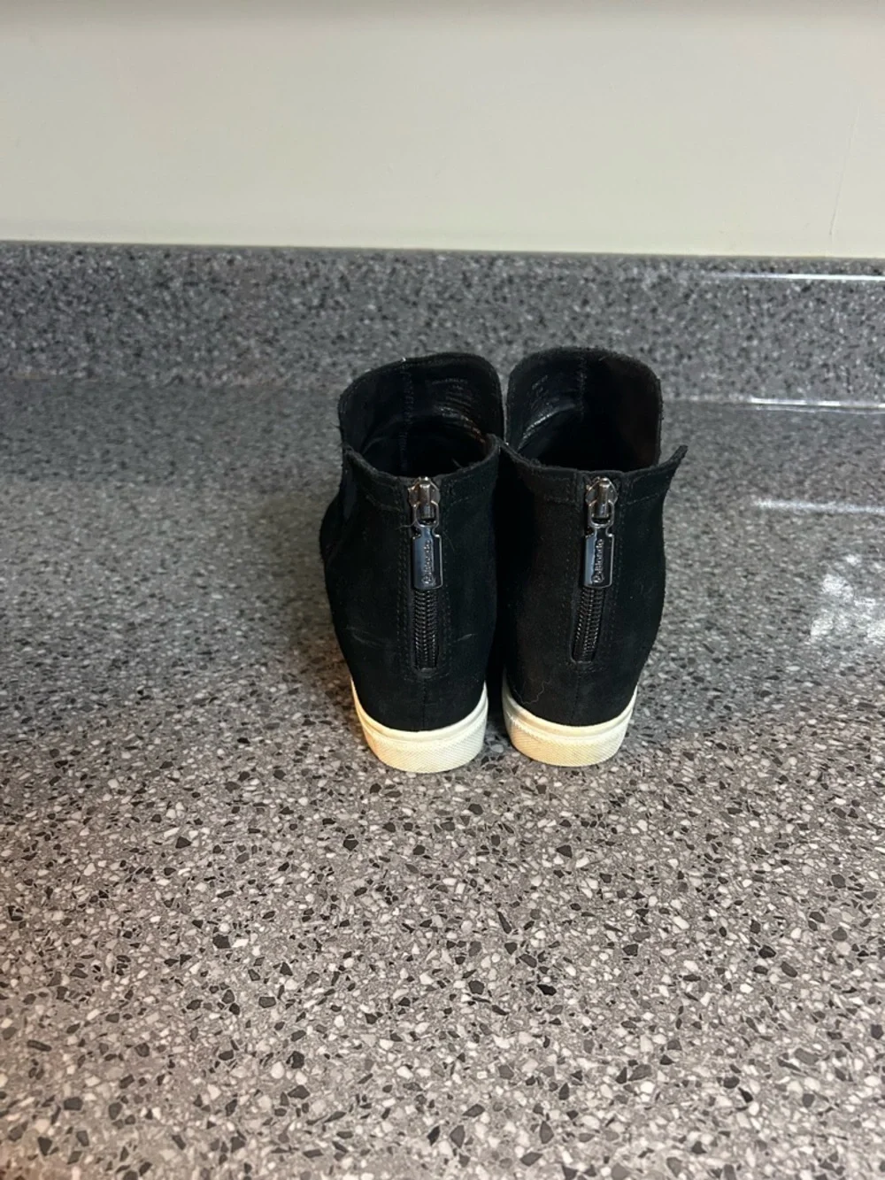 Blondo black suede